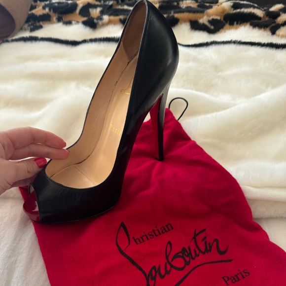 Christian Louboutin heels - Picture 2 of 4